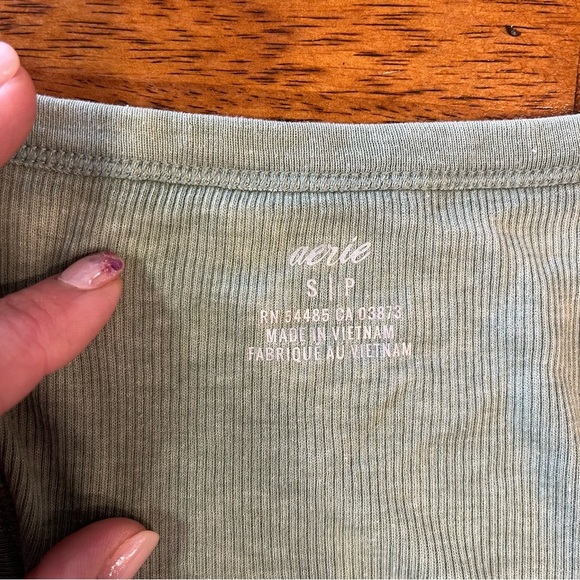 American Eagle Aerie cutoff olive color ribbed tank top size small - Picture 2 of 8